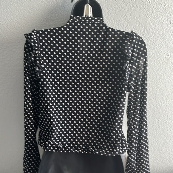 Fancy polkadot blouse, cold shoulder black-and-white - Picture 7 of 7